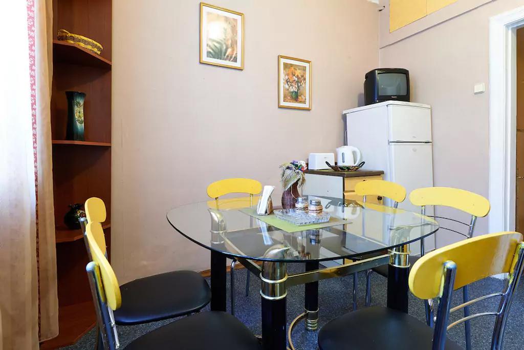 Home Hotel Apartments On Lva Tolstogo Kiew Exterior foto