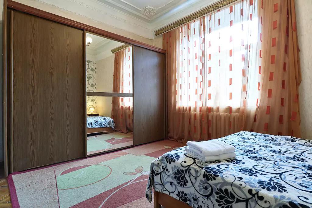 Home Hotel Apartments On Lva Tolstogo Kiew Exterior foto
