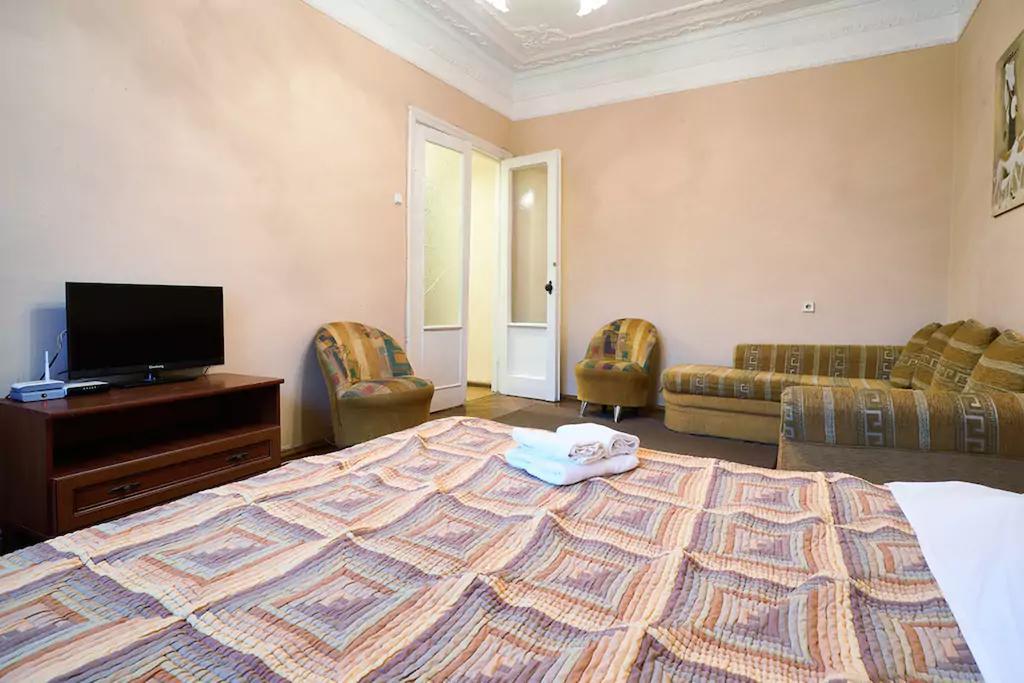 Home Hotel Apartments On Lva Tolstogo Kiew Exterior foto